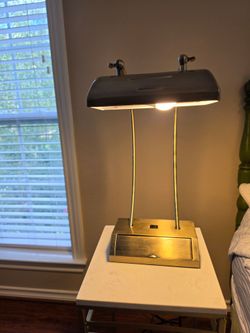 Lamp and night table set