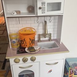 Play kitchen