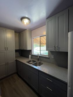 Kitchen cabinets and countertop