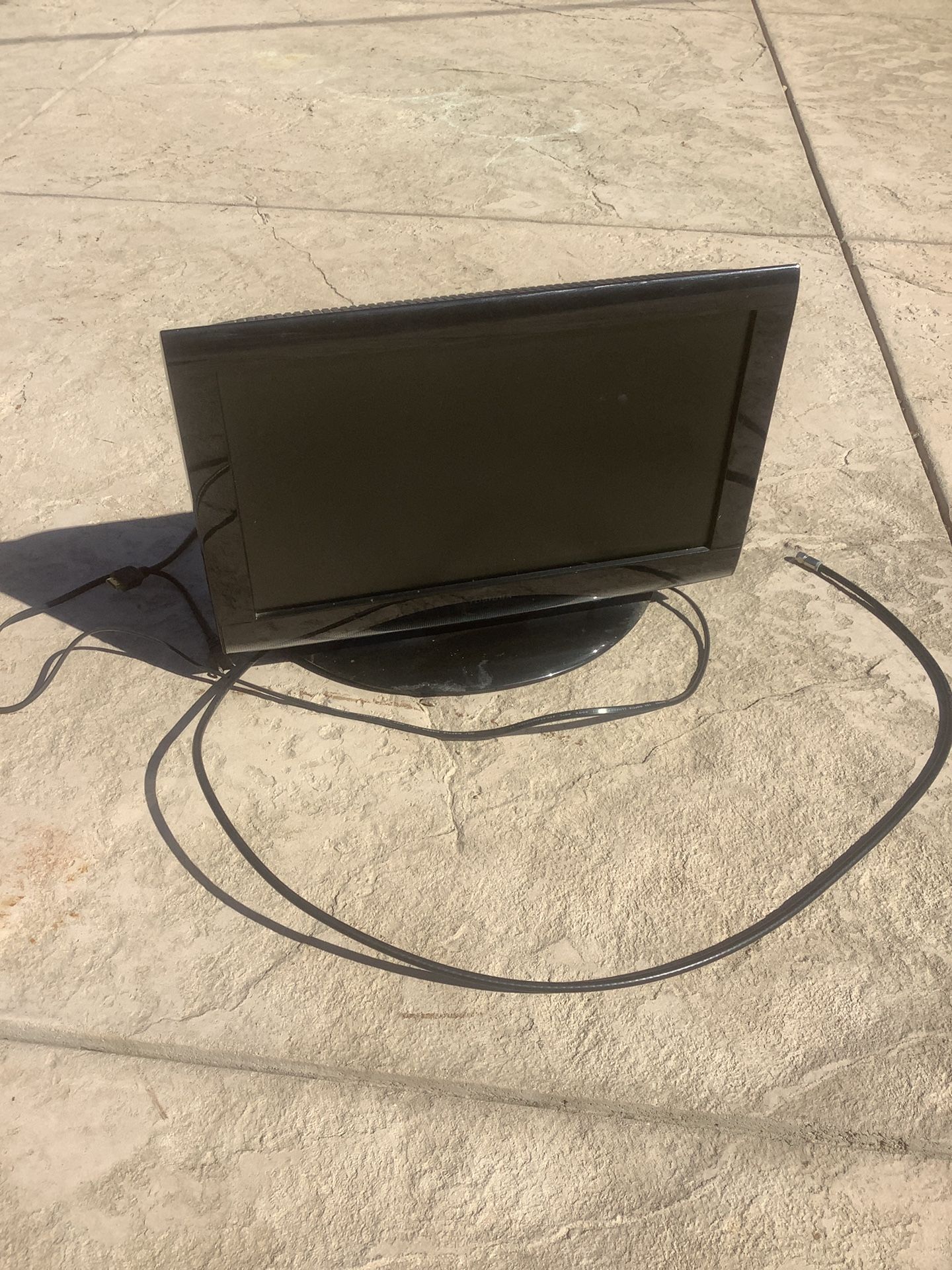 Toshiba LCD TV/DVD 19CV100U 19in