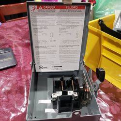 Square D DU222RB Safety Switch

