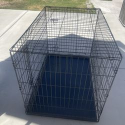 42X27X30 LARGE DOG CRATE IN GREAT SHAPE