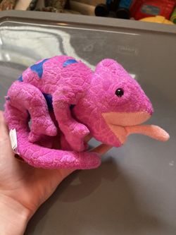 Chameleon stuffed animal! In great condition!
