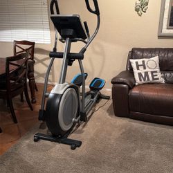 Norditrack Commercial 14.9 Eliptical