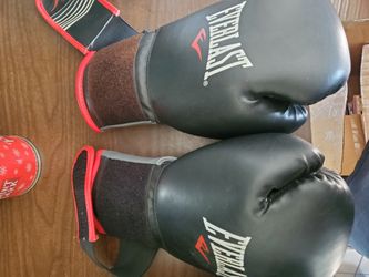 Boxing gloves