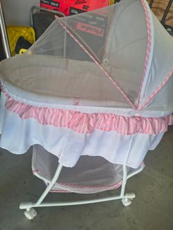 Hermoso moisés para bebé, rosa y blanco