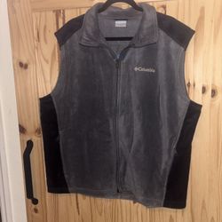 Columbia Gray And Black Fleece Vest XL