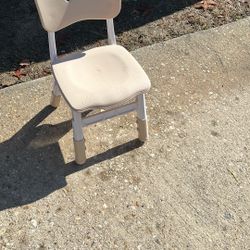 Child’s Beige Chair Nice 
