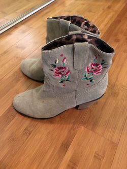 Betsey Johnson boots