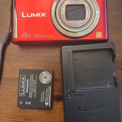 LUMIX DMC-FH25 Digital camera