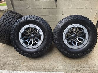 Dodge Ram 1500 TRX Beadlock Wheels