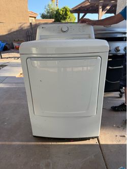 LG washer and dryer- like new $600 pair