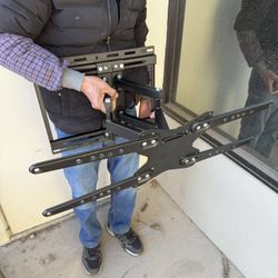 New In Box 32 To 65 Inch Swivel Dual Arm TV Television Wall Mount Stand 110 Lbs Capacity Include Mounting Hardwares 