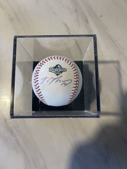 MAX MUNCY SIGNATURE BALL