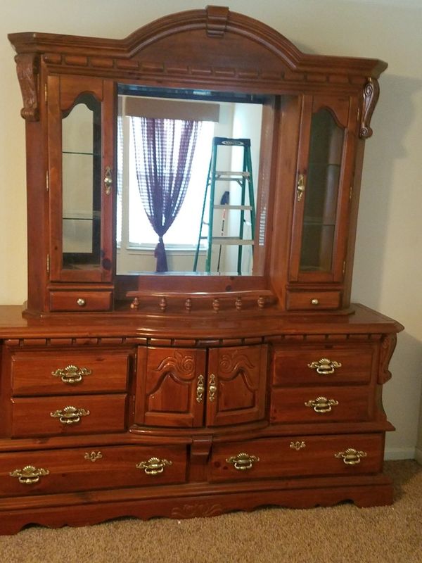 Queen Size Paul Bunyan Bedroom Set Bed With Headboard Footboard Two Queen Size Paul Bunyan Bedroom Set Bed With Headboard Footboard Two Side Rails Dresser Mirror And Armoire