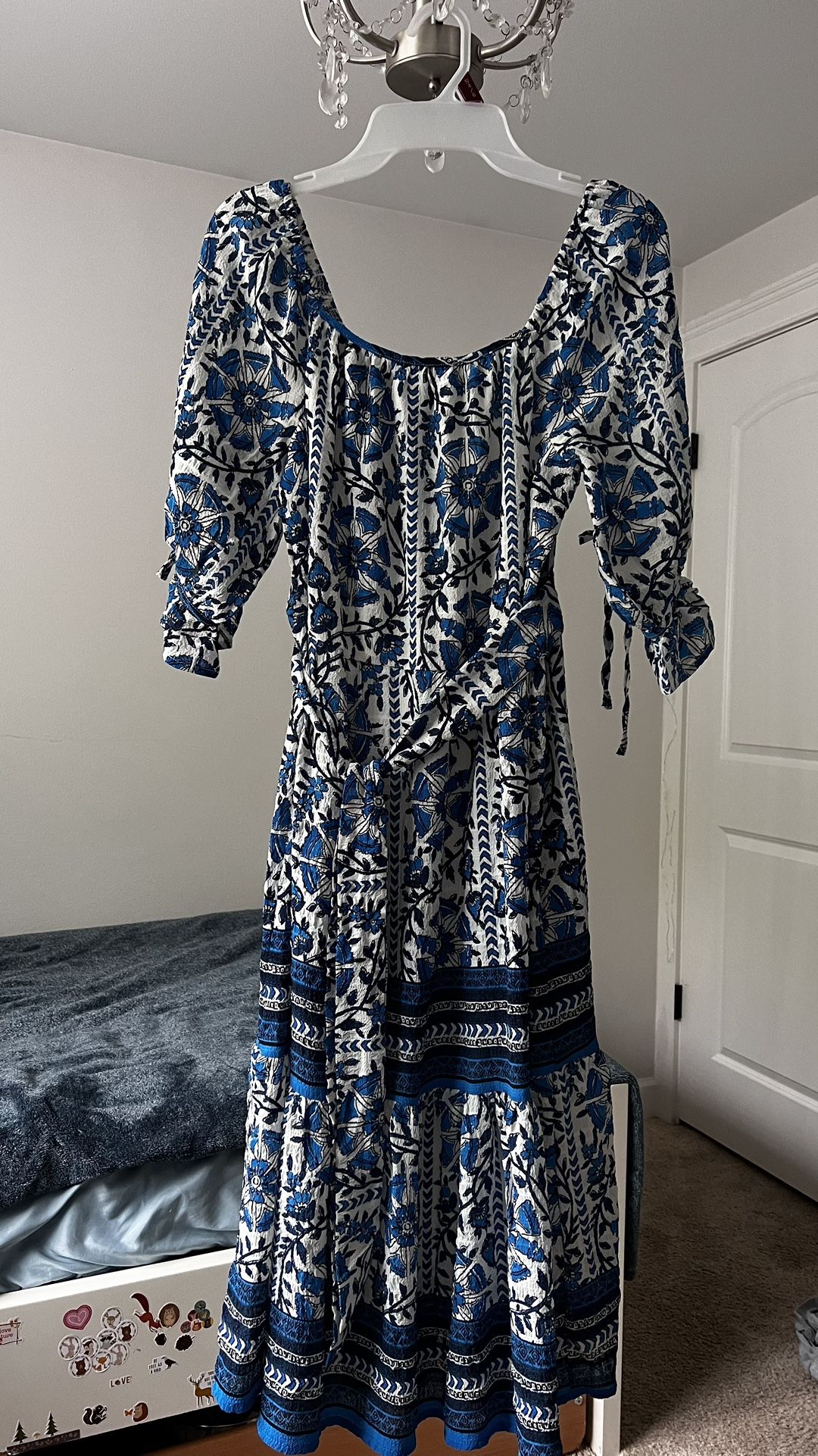 Blue and white midi dress with a boho touch #mididress