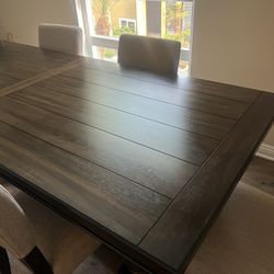 Thomasville Dining Table Excellent Condition 