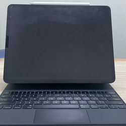Ipad Pro 12.9 4th Gen 256gb With Apple Keyboard And Pencil