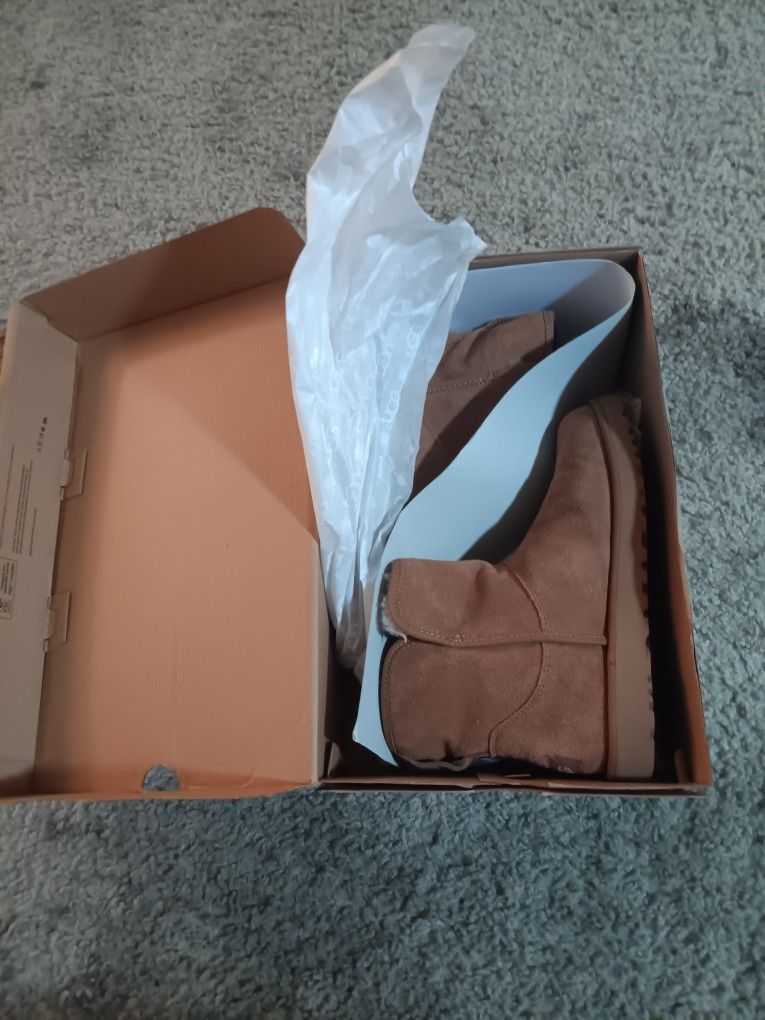 Women's UGG boots