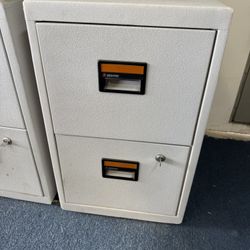 Sentry Fire safe 2 Drawer Filing Cabinet 