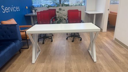 Tribesigns 55” Modern Writing Computer Desk – White | Excellent Condition