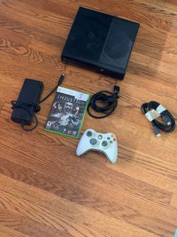 Xbox 360 Console Bundle with Controller and Game