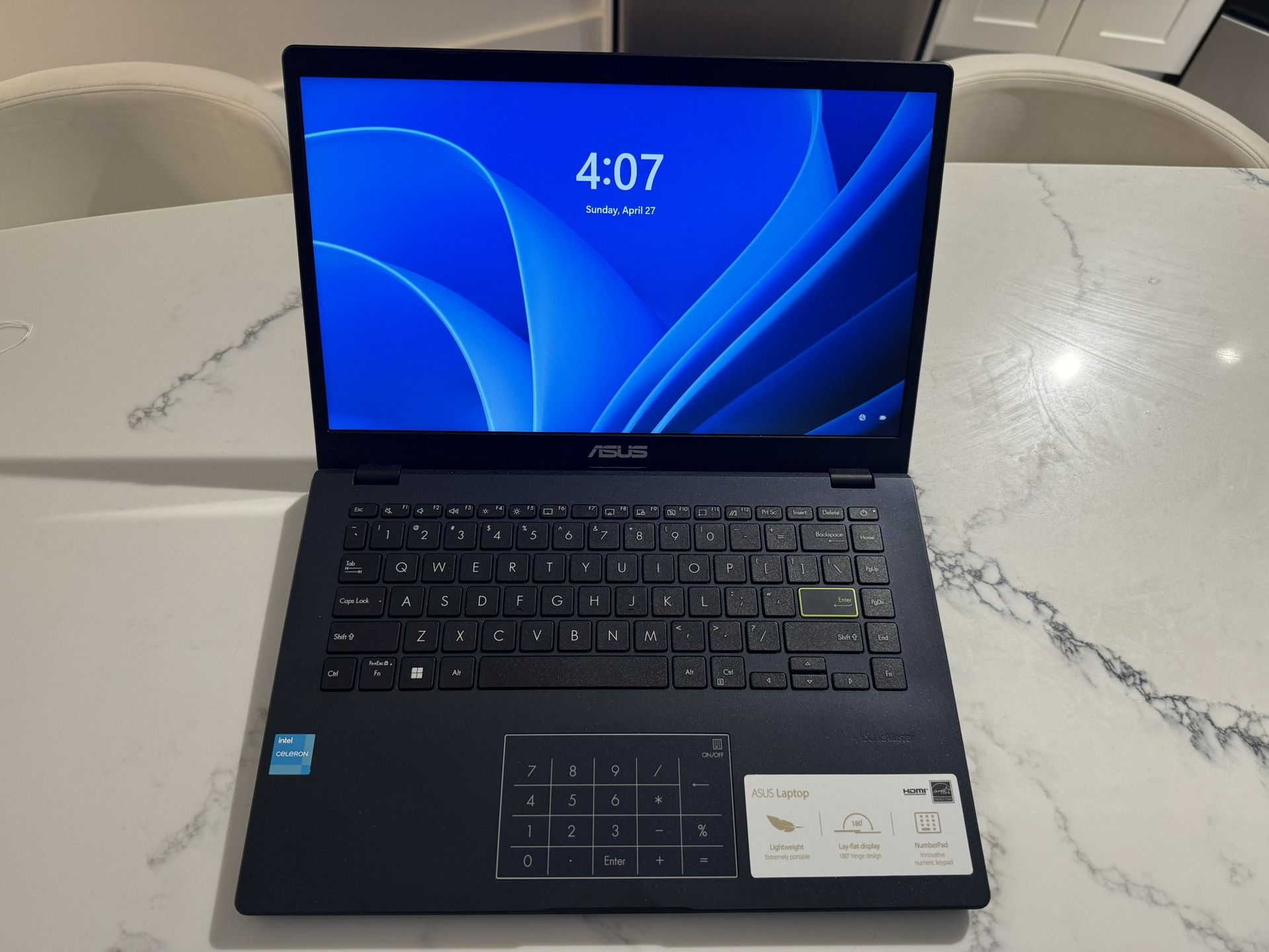 Asus Vivobook Laptop 14”with charger