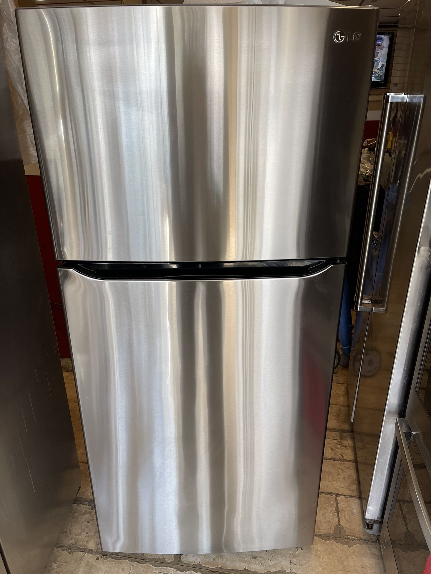 30” Width LG 20.2-cu ft Top-Freezer Refrigerator (Stainless Steel) ENERGY STAR FOR SALE!!!!