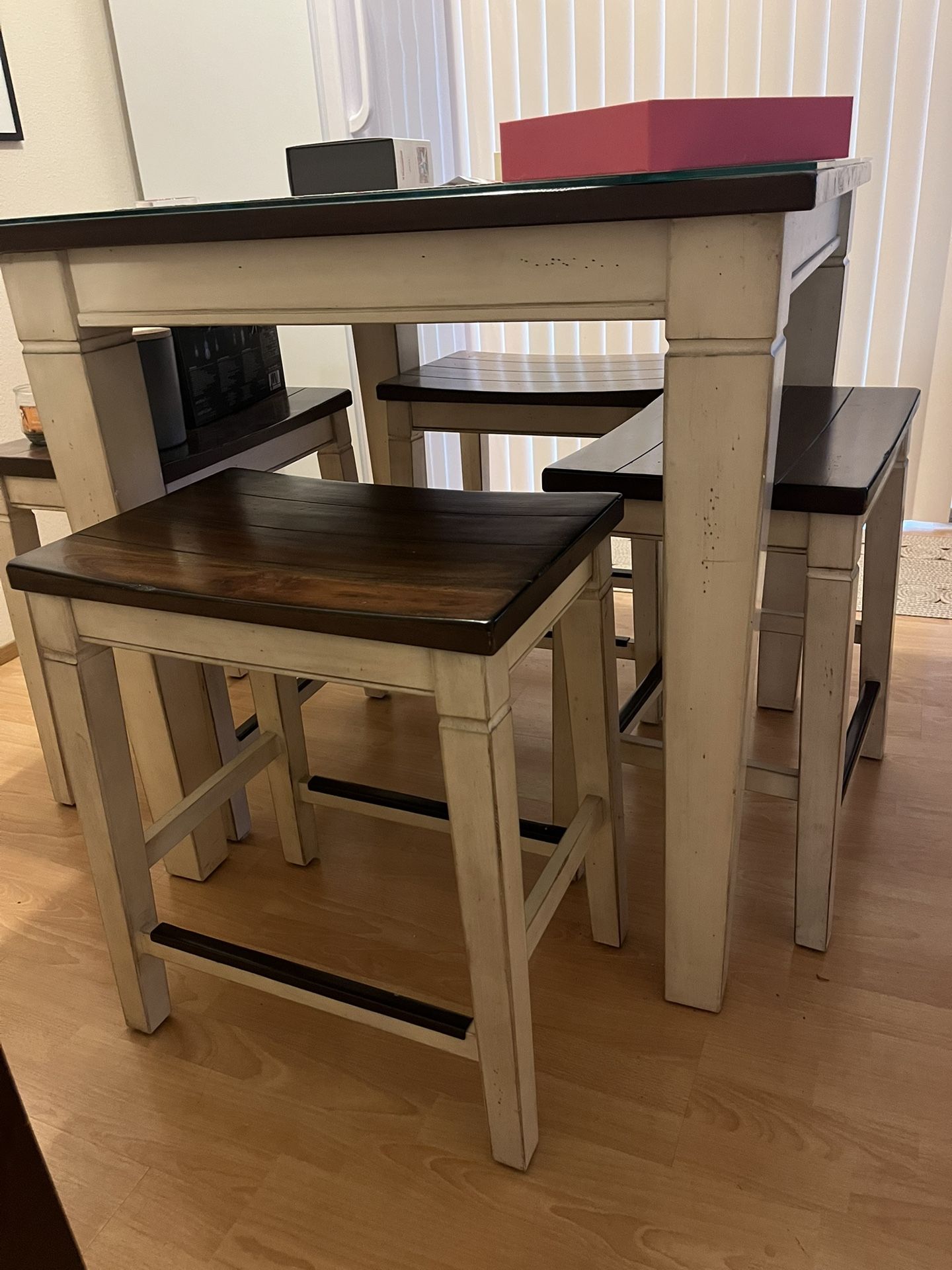 OBO 5 Piece Dining Set