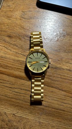 Nixon Sentry SS Gold Watch