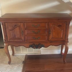 Credenza / Sideboard / Cabinet