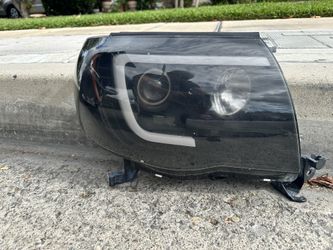 2005-2011 TOYOTA TACOMA HEADLIGHT(lado conductor)