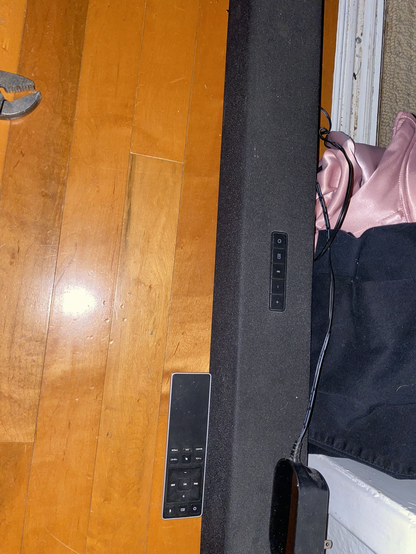 Vizio Sound Bar Crazy Sound!