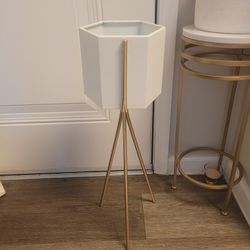 White Pot/plant Stand