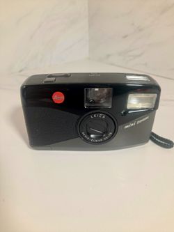 Leica Mini Zoom Vario-Elmar 35-70mm zoom lens
