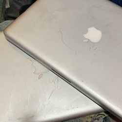 2 Functional MacBook Pros