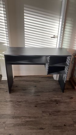 Desk    Height   30.   With.40
