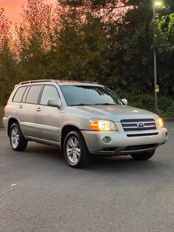 Toyota Highlander Hybrid SUV