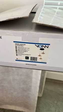 Pendant light fixture