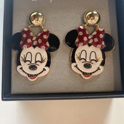 Minnie Mouse Earrings ❤️
