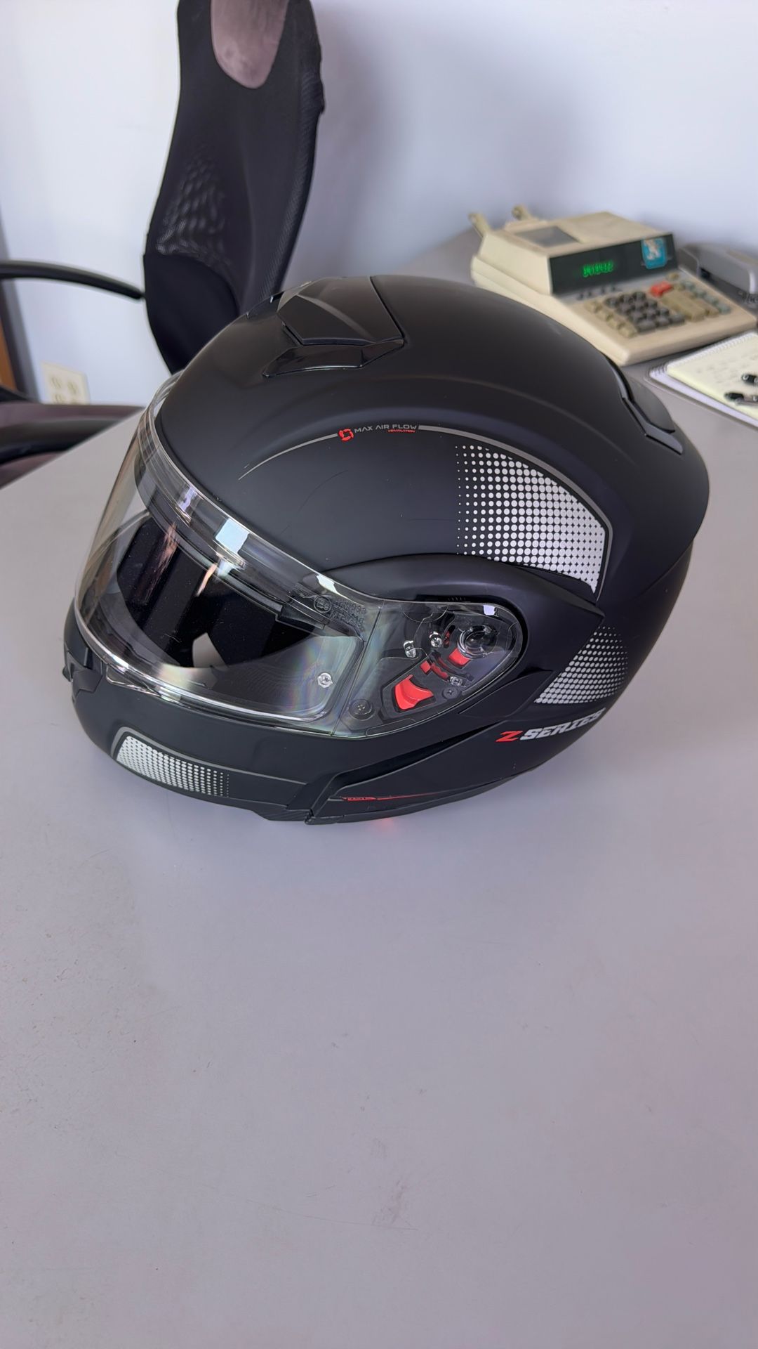 Zox Helmet. Z-MOD10. NIB