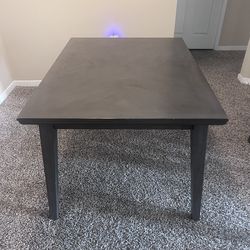 Dining Room Table & Chairs