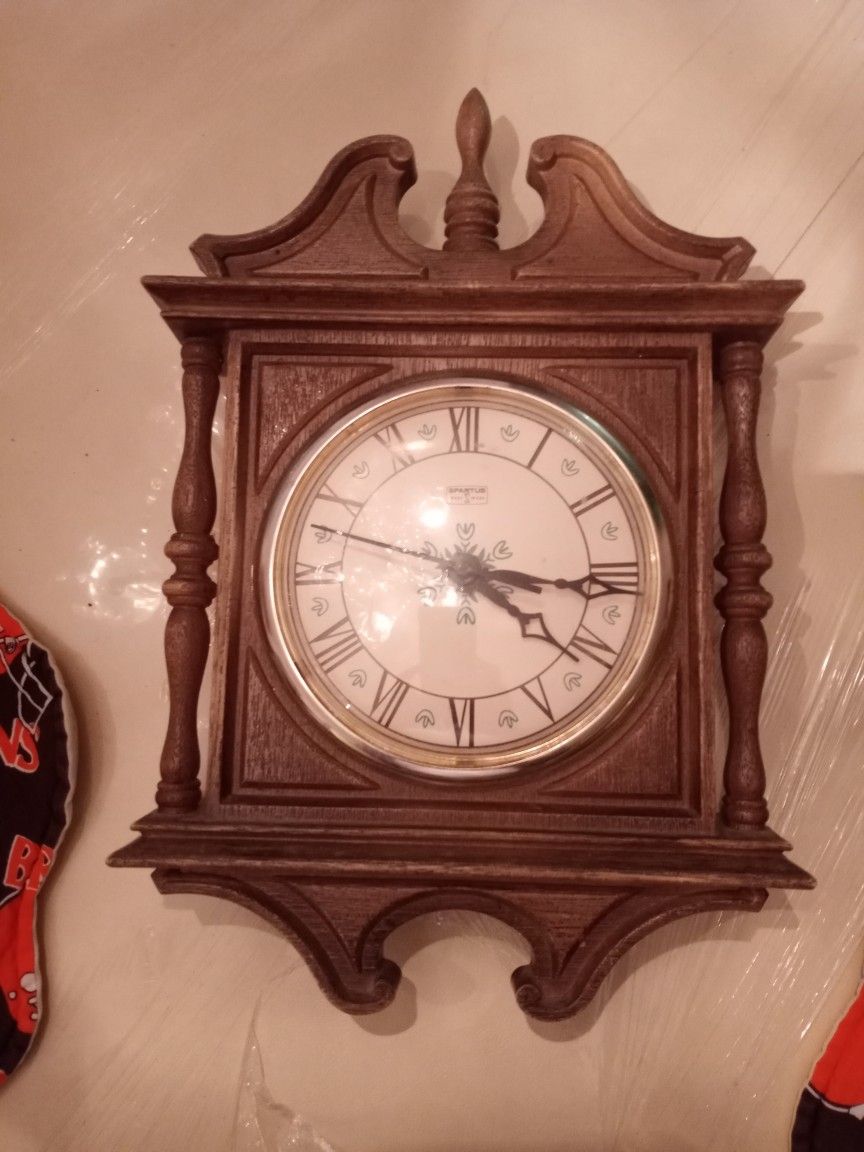 Vintage Spartus Kitchen Wall Clock