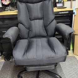 Executive Chair with Footrest 