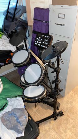 Electronic drum set