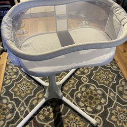 Halo Swivel Bassinet