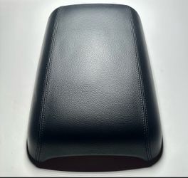 2006-2012 Mercedes-Benz R350 Armrest / Center Console Lid Black