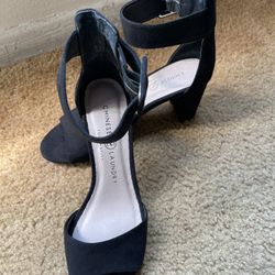Chinese Laundry Black Suede Size: 6