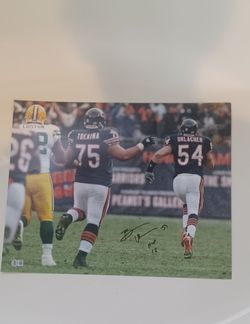 CHICAGO BEARS HOF BRIAN URLACHER AUTOGRAPHED 16 X 20 PHOTO WITH BECKETT COA
