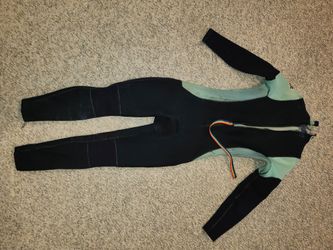 Rip Curl Full body wetsuit. Small/Medium children size.